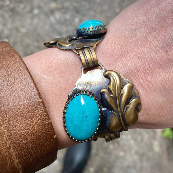 Faux Turquoise Southwest Style Panel Bracelet - Picture 2 of 4